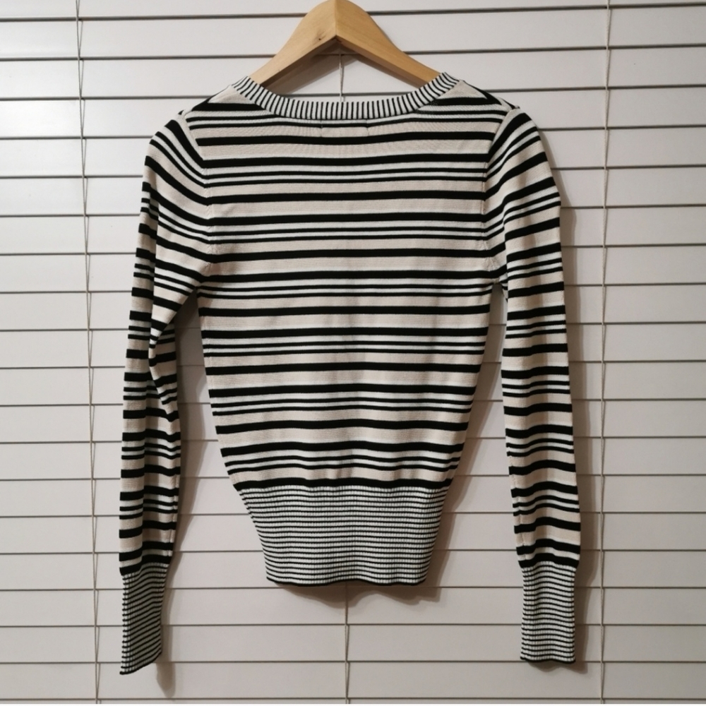 Jessica Sweater - Picture 4 of 7